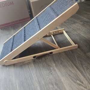 Adjustable Wooden Pet Ramp with Gray Carpet